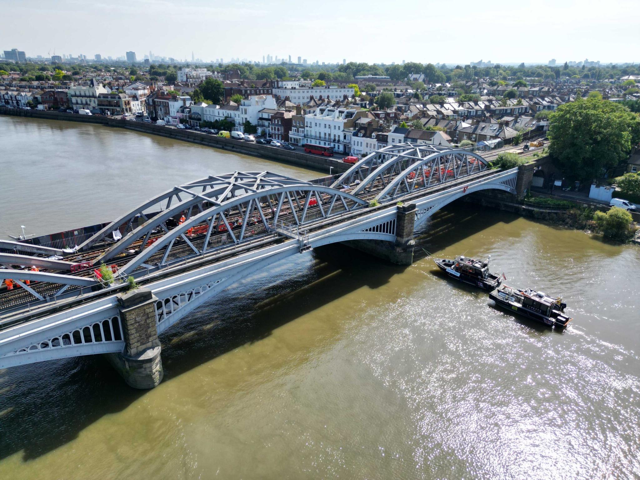 Major Upgrades Halt Train Services Between Barnes and Kew Bridge